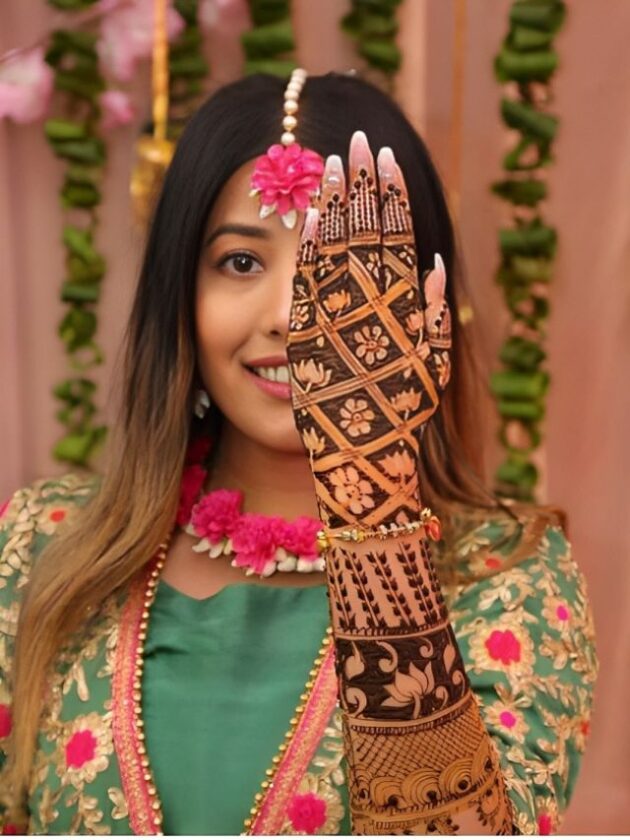 Flower Back Hand Mehendi Designs For wedding