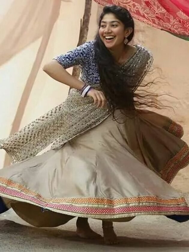 Traditional Looks of Sai Pallavi in Sarees that Define Pure Elegance Traditional Looks of Sai Pallavi in Sarees that Define Pure Elegance