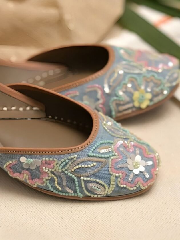 Juttis or Mojris for Navratri Season Juttis or Mojris for Navratri Season