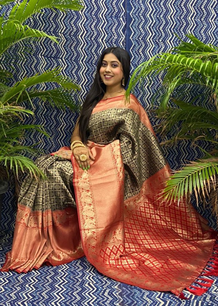 Buy Sugathari Red and Green Silk Blend Woven Banarasi Saree For Women  (Satyam 1 Red Green) at Amazon.in