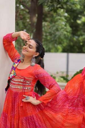 9 Miter Flair Kutchi Patche Work Red And Pink Navratri Gown