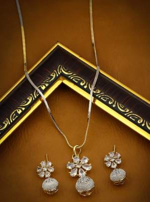 AD Flower Diamond Pendant Chain Set with Earrings