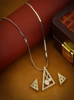 AD Triangle Diamond Pendant Chain Set