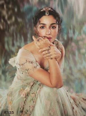 Aliya Bhatt New Trendy Bollywood Organza Saree