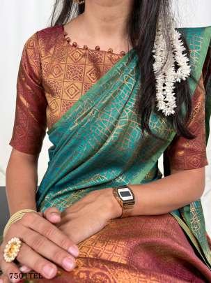 Attractive Rama Kanchipuram Zari Weaving Saree