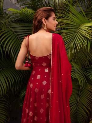 Attractive Red Georgette Sleeveless Gown