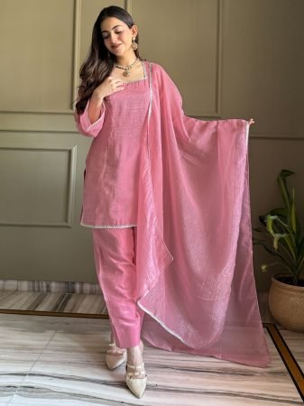 Crunchy Silk Pink Suit Set With Siroski Work