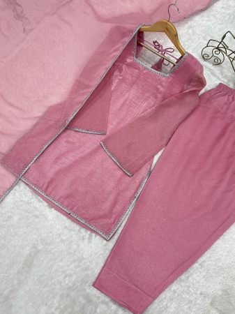 Crunchy Silk Pink Suit Set With Siroski Work