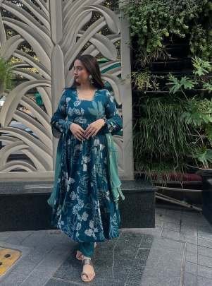 Designer Chinon Silk muslin suit with Beautiful Two shaded dupatta