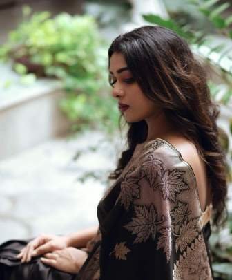 Designer Wedding Wear Of Soft Lichi Silk Saree