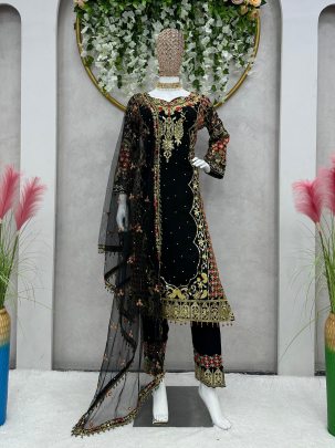 Elegant Black color Foux Georgette Threadwork Top and Pent Set with Soft Net Dupatta
