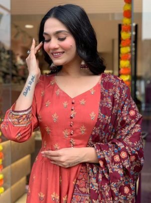Elegant Peach Anarkali Set With Maroon Dupatta