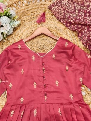 Elegant Peach Anarkali Set With Maroon Dupatta