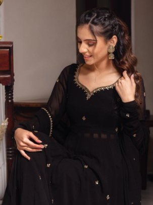 Elegent Black Handwork Georgette Anarkali Suit Set