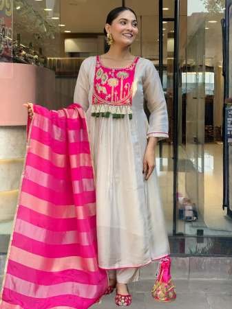 Embroidered Work Pink  Colour Kurti 3 Pcs Set