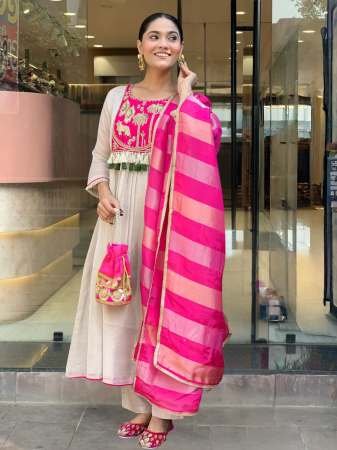 Embroidered Work Pink  Colour Kurti 3 Pcs Set