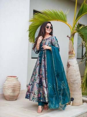Exclusive Bottle Green Chinon Silk Suits Set With Gorgeous Dupatta