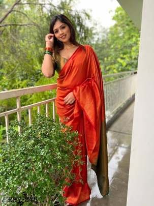 Fanta Flower Work Pure Silk Saree With Copper Zari