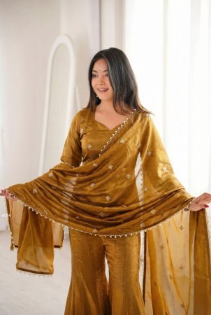 Fendy Silk Golden Short Top With Ratro Palazzo Suit