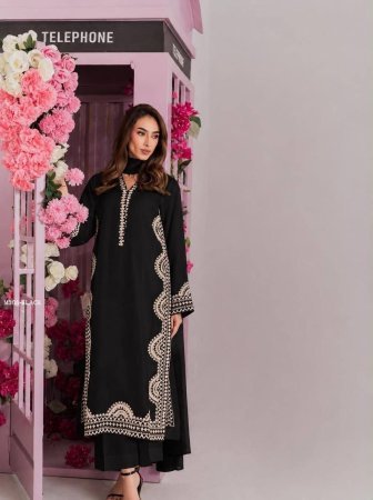 Festive Wear Simple And Elegent Black Pakistani Suit