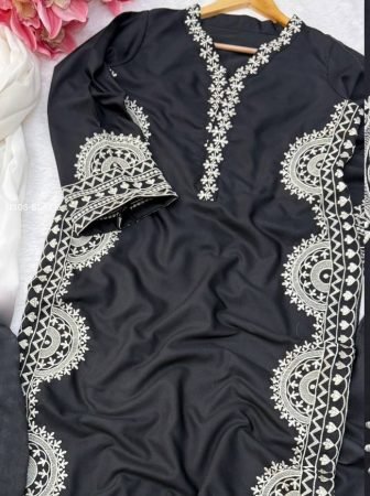 Festive Wear Simple And Elegent Black Pakistani Suit