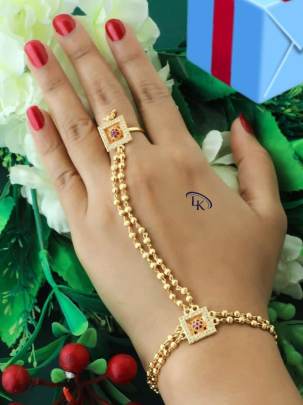 Golden Single Hath Panja with Square Finger Ring -3