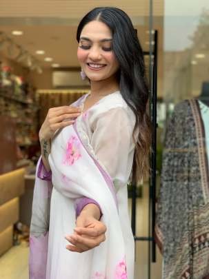 Gorgeous Designer Floral Printed Kurtis Set With Neck Work