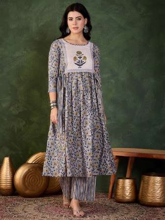 Gray  Colour Silk Fabric Kurti 3 Pcs  Set