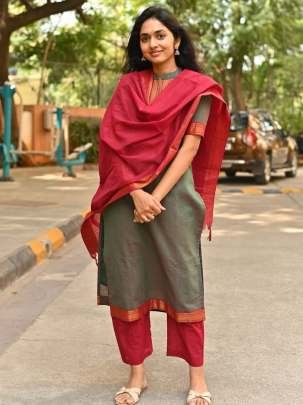 Kanchi Cotton Kurti Pant Dupatta Set With Jacquard Weaving