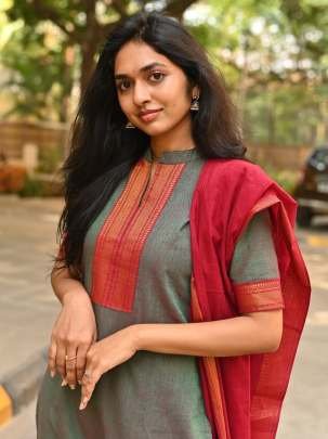 Kanchi Cotton Kurti Pant Dupatta Set With Jacquard Weaving