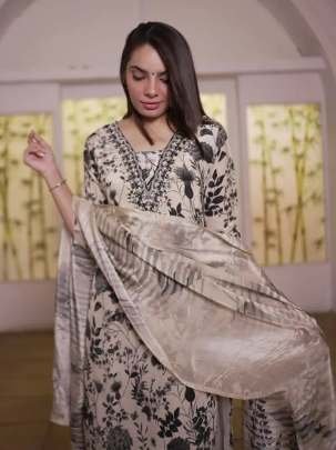 Khatli Hand Work Soft Organza Kurti Pant Set