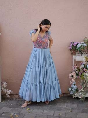 Ladies Stylish Rich Look V Neck Georgette Gown