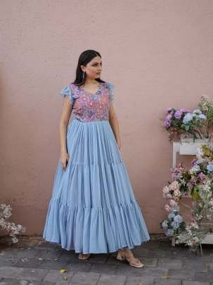 Ladies Stylish Rich Look V Neck Georgette Gown