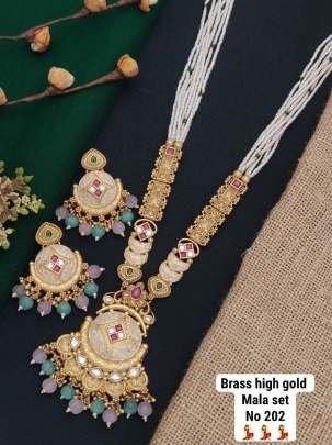 Long Rani Haar Green Necklace And Earrings Set