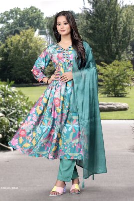 Maheera   Green Embroidery With Classic Mirror Work Floral Alia Cut Suit Set