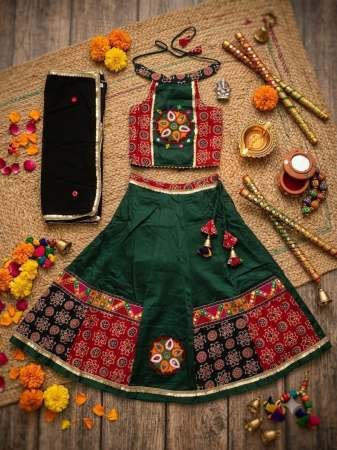 Mirro Border Work Green Colour Kids Navratri Lehenga
