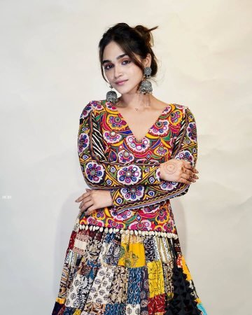 Multy Color Muslin Cotton 6 Meter Flair Navratri Choli With Stitched Blouse