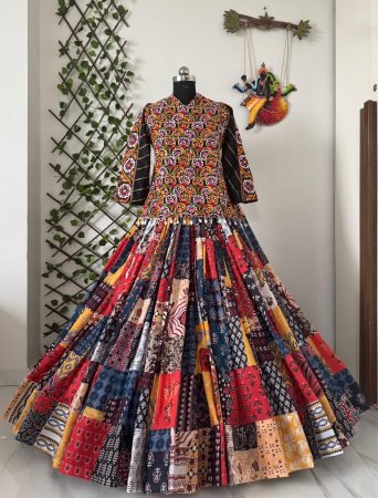 Multy Color Muslin Cotton 6 Meter Flair Navratri Choli With Stitched Blouse