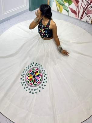 Navratri Lehenga Choli With Elegent Mirror Work Blouse
