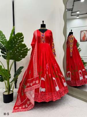 Navratri Special Red Gown And Dupatta Set With Digital Print Work