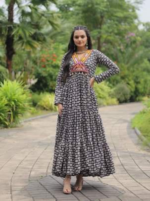 New Black Printed Cotton Kurti With Kutchi Gamthi Work