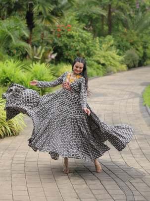 New Black Printed Cotton Kurti With Kutchi Gamthi Work