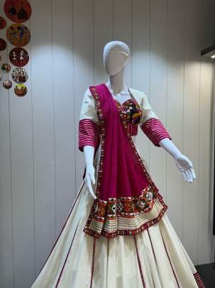 New Design Navratri White And Pink Chaniya Choli