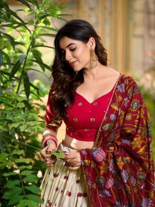 Off White Kalamkari Print Tussar Silk Lehenga Choli With Gota Patti Border Dupatta