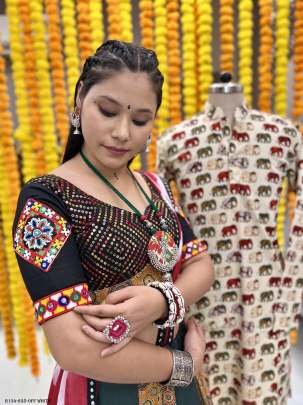 Off White Men Muslin Digital Printed Kurtas