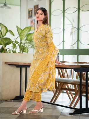 Para Studio Cotton House Designer 3pcs Kurti Set