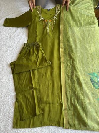 Parrot Green Daily Wear Mul Chanderi Kurti Pant Set