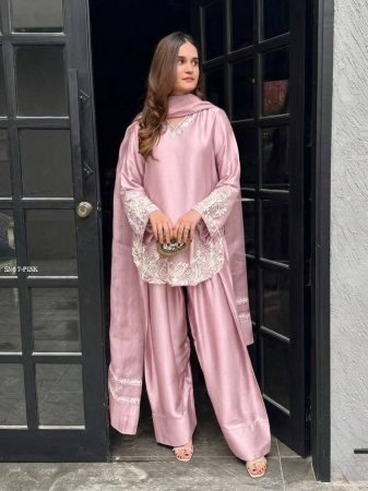 Pink Crepe Silk Embroidered Kurti With Farsi Pant Set with Dupatta