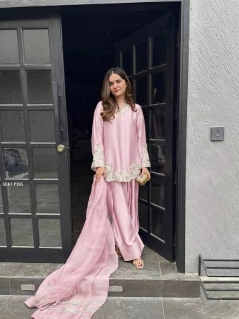 Pink Crepe Silk Embroidered Kurti With Farsi Pant Set with Dupatta