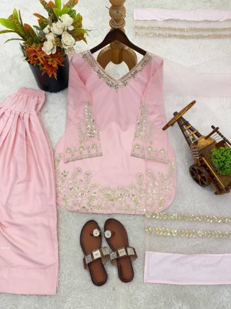 Pink Crepe Silk Embroidered Kurti With Farsi Pant Set with Dupatta